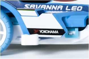 ボディ側面には「ADVAN」ブランドなどのレーシングタイヤでおなじみのヨコハマタイヤのロゴマーク入り。
